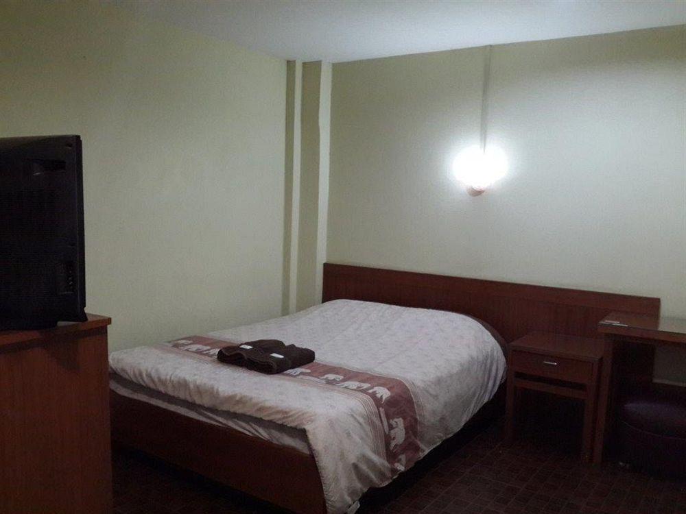 ออร์คิด เพลซ Hotel กรุงเทพมหานคร ภายนอก รูปภาพ