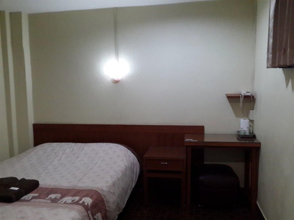 ออร์คิด เพลซ Hotel กรุงเทพมหานคร ภายนอก รูปภาพ